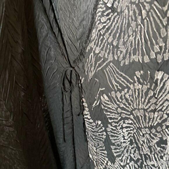 Komarov Black and Gray Velvet Flocked Wrap Dress Size L - Picture 7 of 16